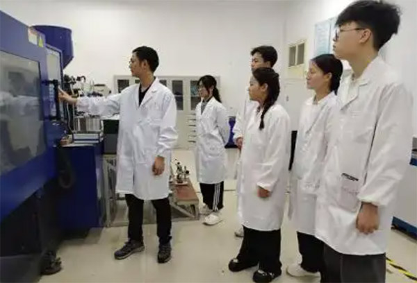 ������Ժ���h(hu��n)�W(xu��)Ժ�@�Ї�(gu��)��(gu��)�H��W(xu��)����(chu��ng)�´�ِ�~��(ji��ng)